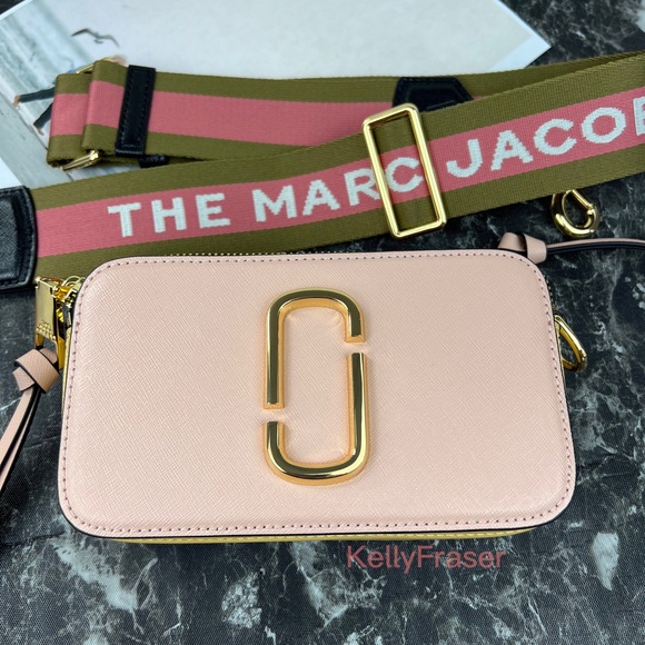 NWOT MARC JACOBS snapshot - Picture 3 of 12